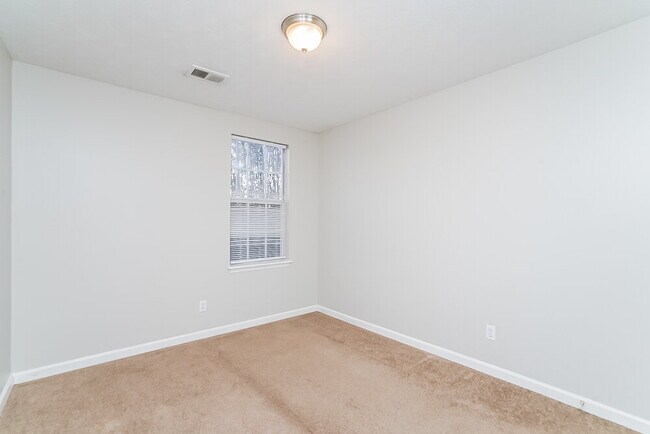 Building Photo - 4033 Pepperwood Dr