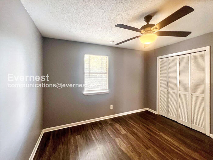 Building Photo - 9 Meredith Ct