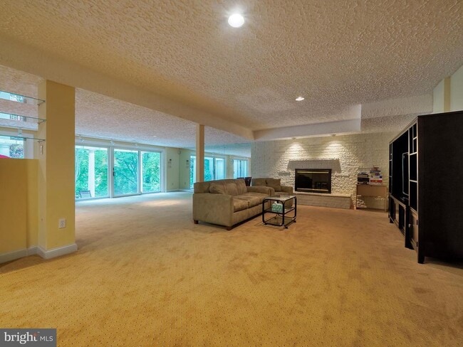 Building Photo - 6513 Kenhill Rd