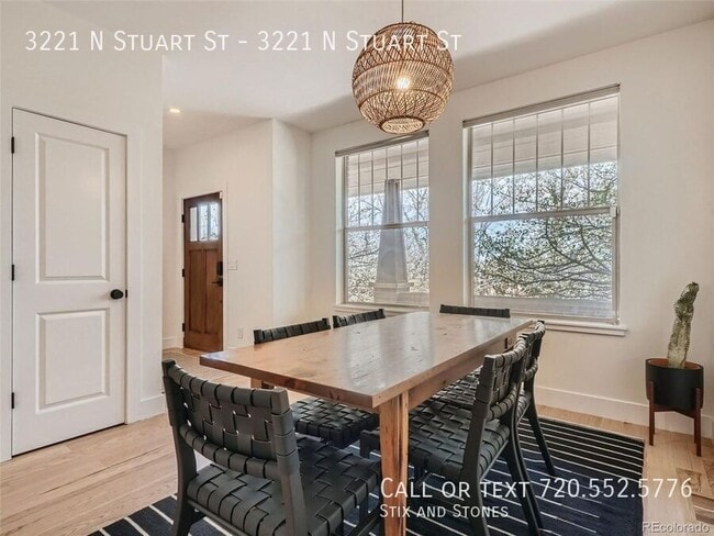 Building Photo - 3221 Stuart St