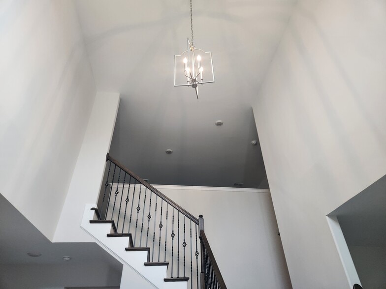 Building Photo - 271 Chestnut Dr