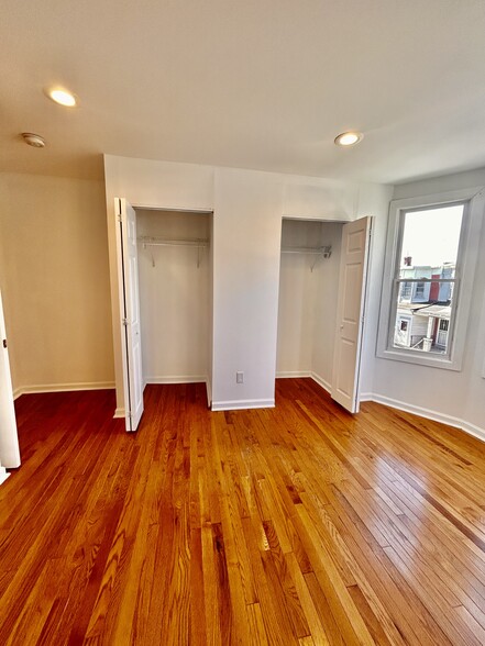 Building Photo - 2233 Bonaffon St