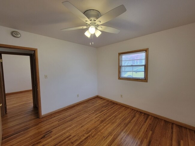 Building Photo - Great Home in quiet Waterloo Neighborhood