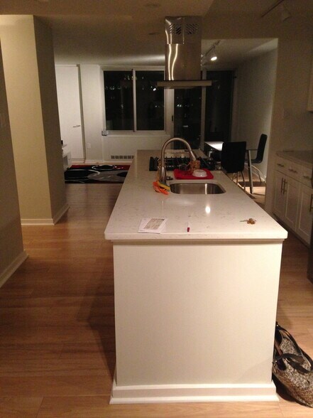 Building Photo - 604 S Washington Sq