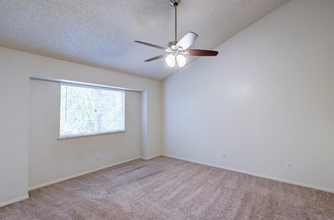 Building Photo - 1761 E Jordan Ave