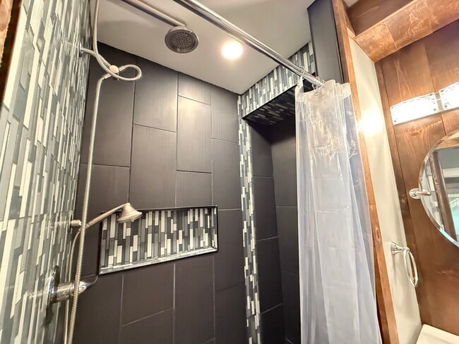 Building Photo - 780 Curfew St