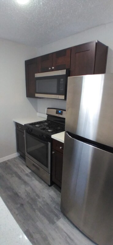 Building Photo - 407 Edwards St