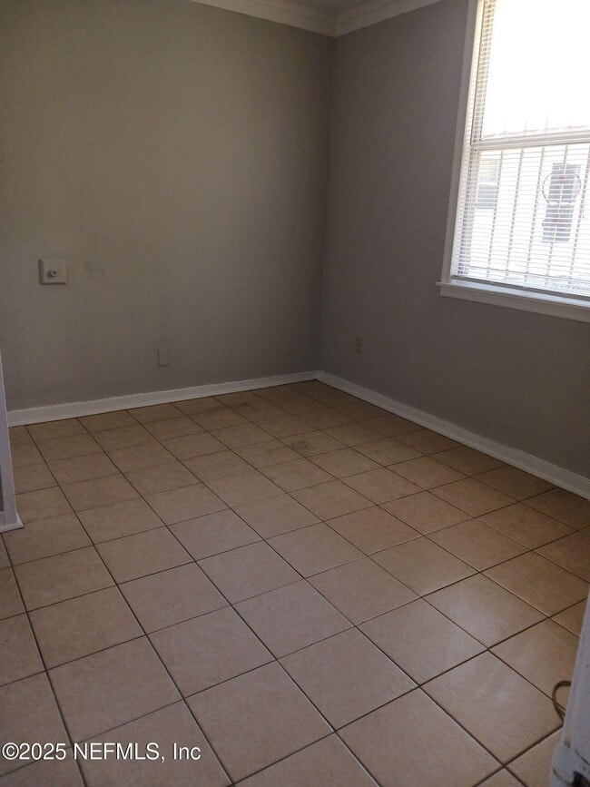 Building Photo - 2102 Brooklyn Rd