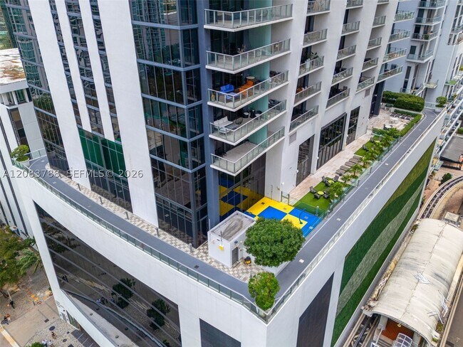Building Photo - 1010 Brickell Ave