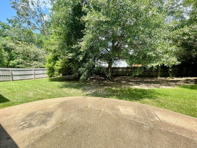 Building Photo - 3/2 For Rent in Brandon 047!