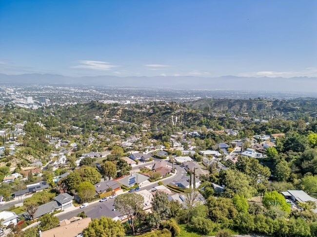 Building Photo - 15470 Longbow Dr