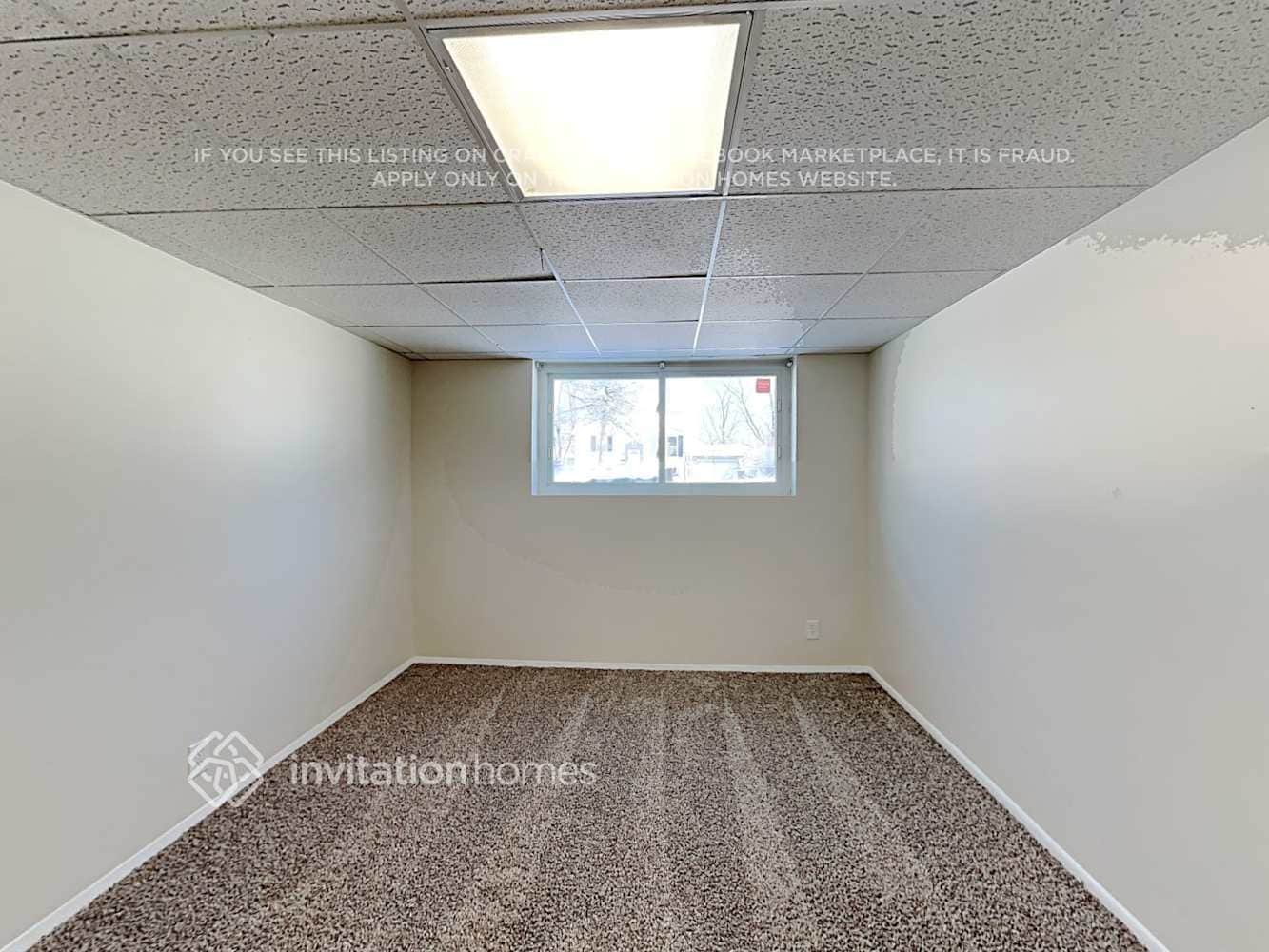 Building Photo - 108 S Spruce Ln