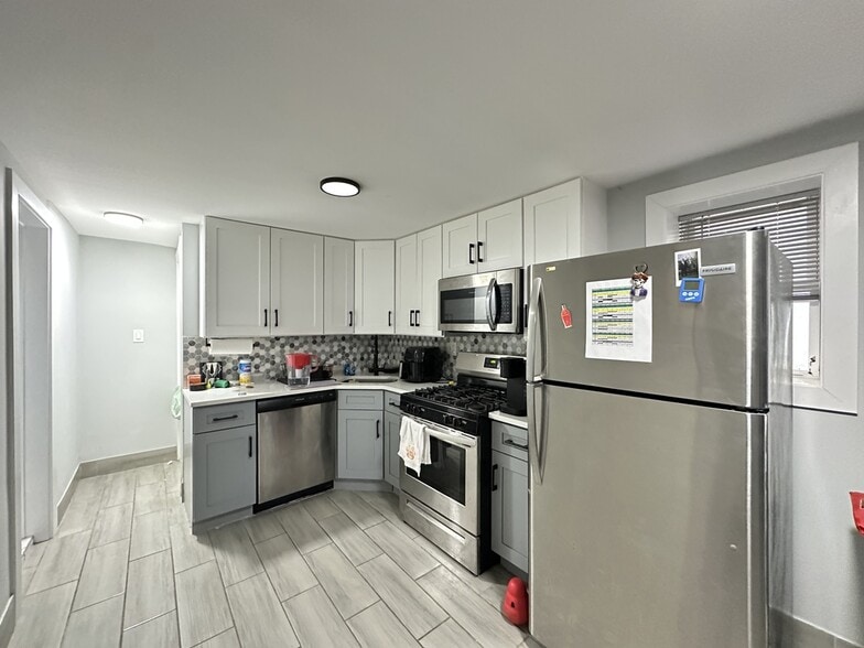 Building Photo - 1721 N Mozart St