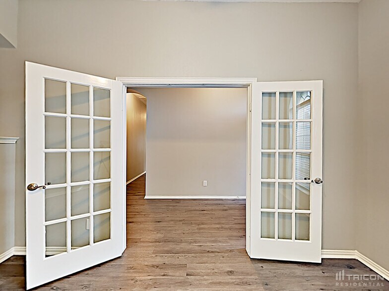 Building Photo - 2109 Pecan Creek Dr