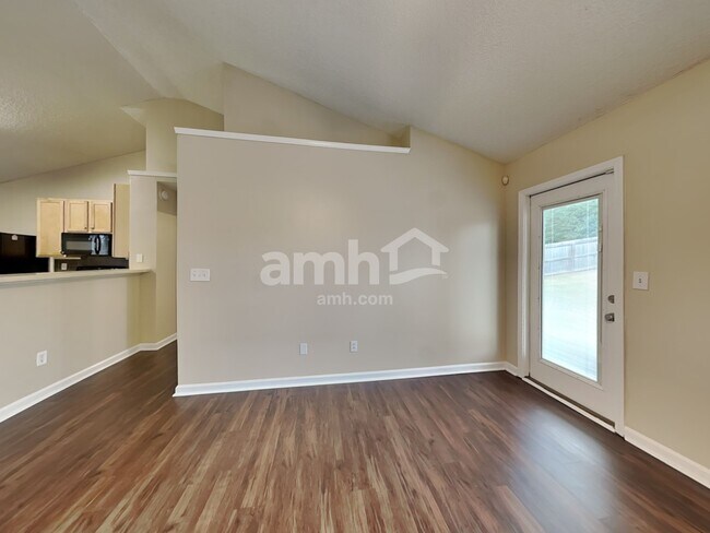 Building Photo - 6 Semmelrock Dr