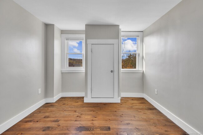 Building Photo - 82-86 Water St