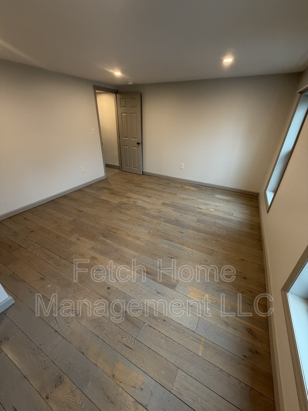 Building Photo - 34 N Lee St