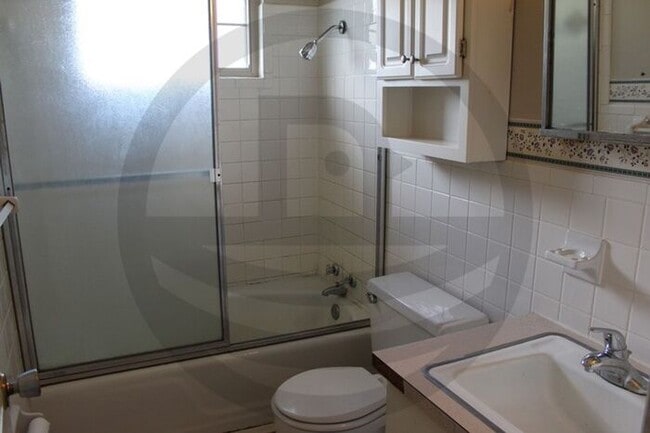 Building Photo - 1111 W Scenic Dr