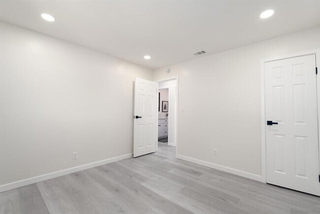 Building Photo - Charming Remodeled Home in Clairemont!