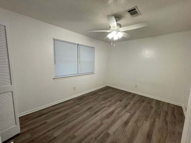 Building Photo - 3704CH