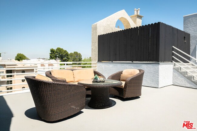Building Photo - 4378 Sepulveda Blvd