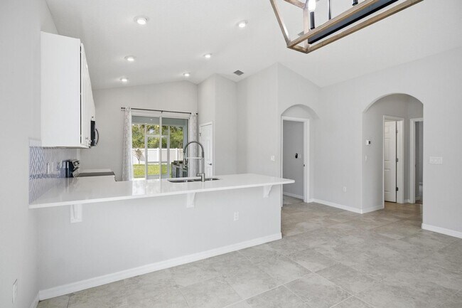 Building Photo - 55 Matanzas Lakes Dr