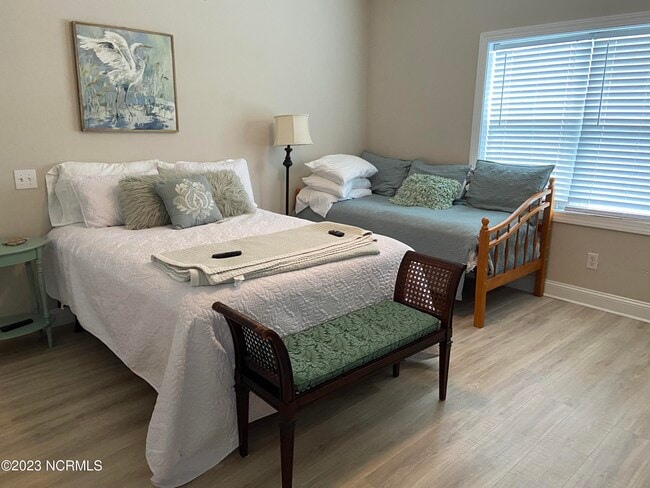 Building Photo - 404 Penny Ln