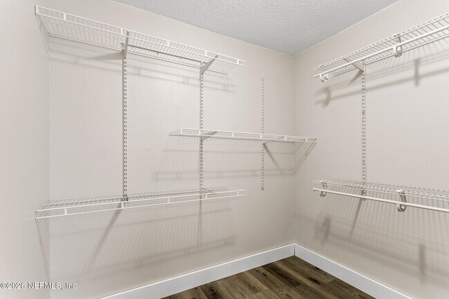 Building Photo - 13335 Currituck Dr N