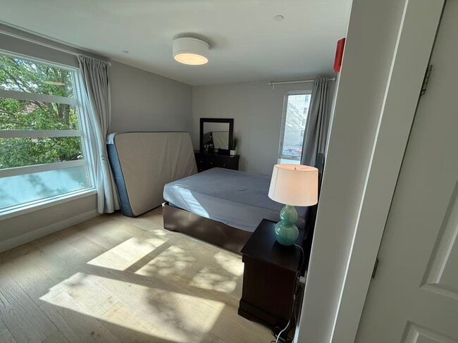 Building Photo - 1650 Commonwealth Ave