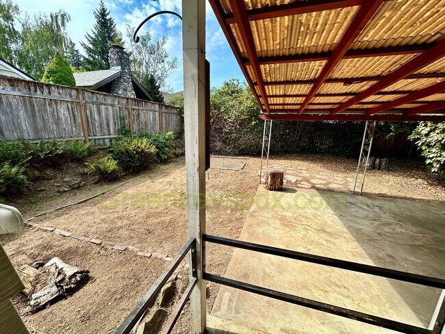 Building Photo - Gorgeous 2 Bedroom with finished basement,...