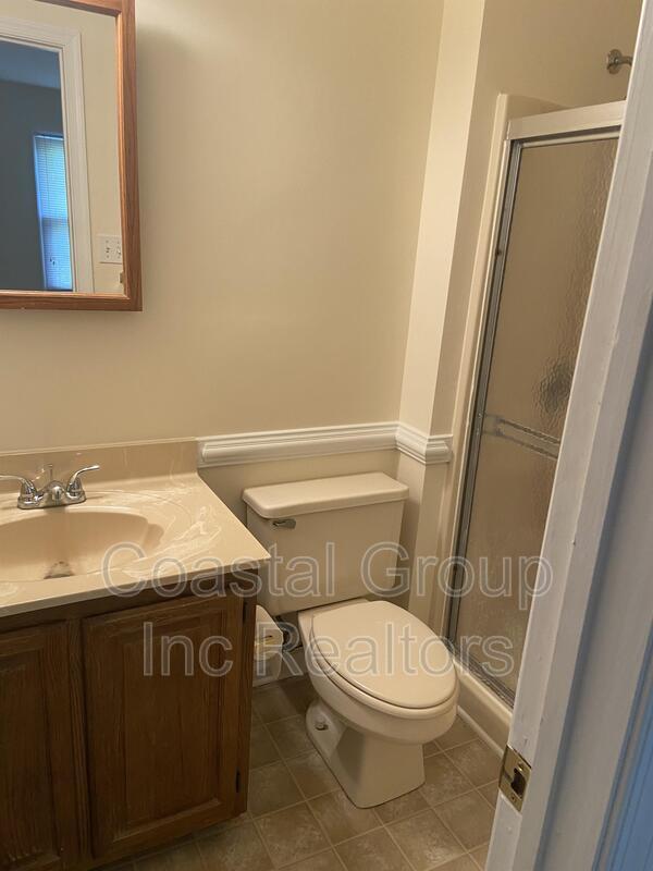 Building Photo - 1020 Colonial Meadows Way