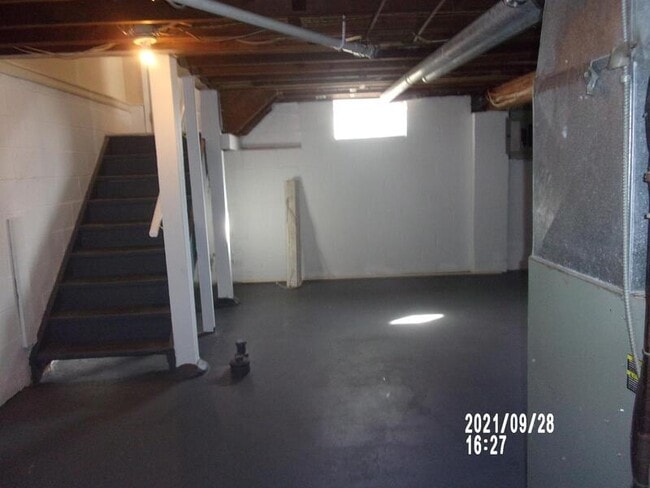 Building Photo - 4075 Kenneth Rd