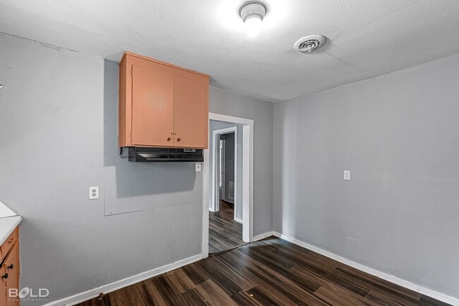 Building Photo - Home For Rent!