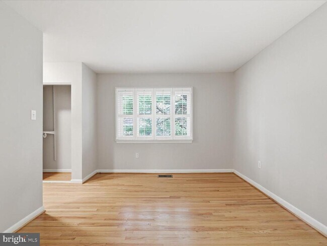 Building Photo - 1426 Yellowwood Ct