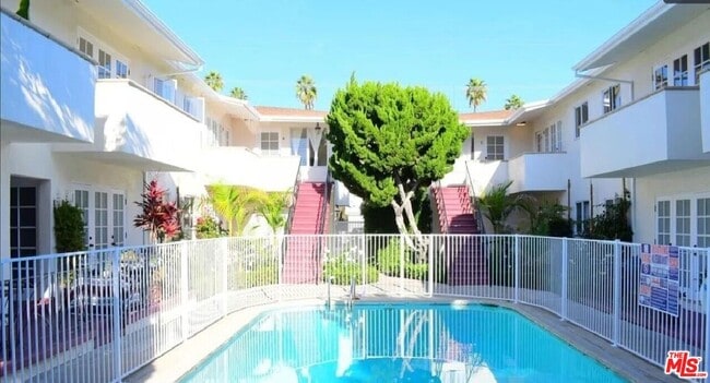 Building Photo - 1033 20th St