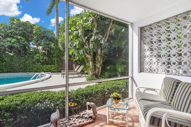 Building Photo - 401 Peruvian Ave