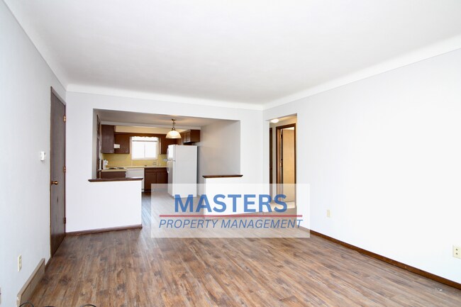 Building Photo - 135 Edgewood Dr