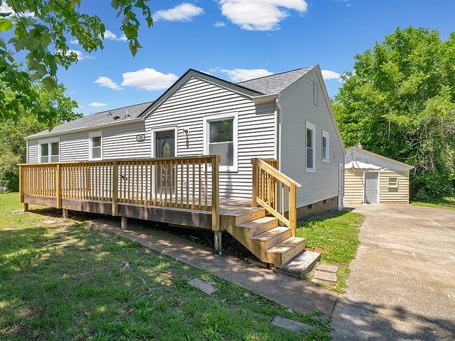 Building Photo - 19 Chestnut Dr