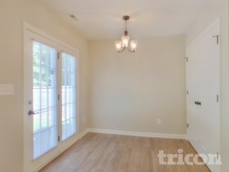 Building Photo - 5424 Henderson Oaks Dr