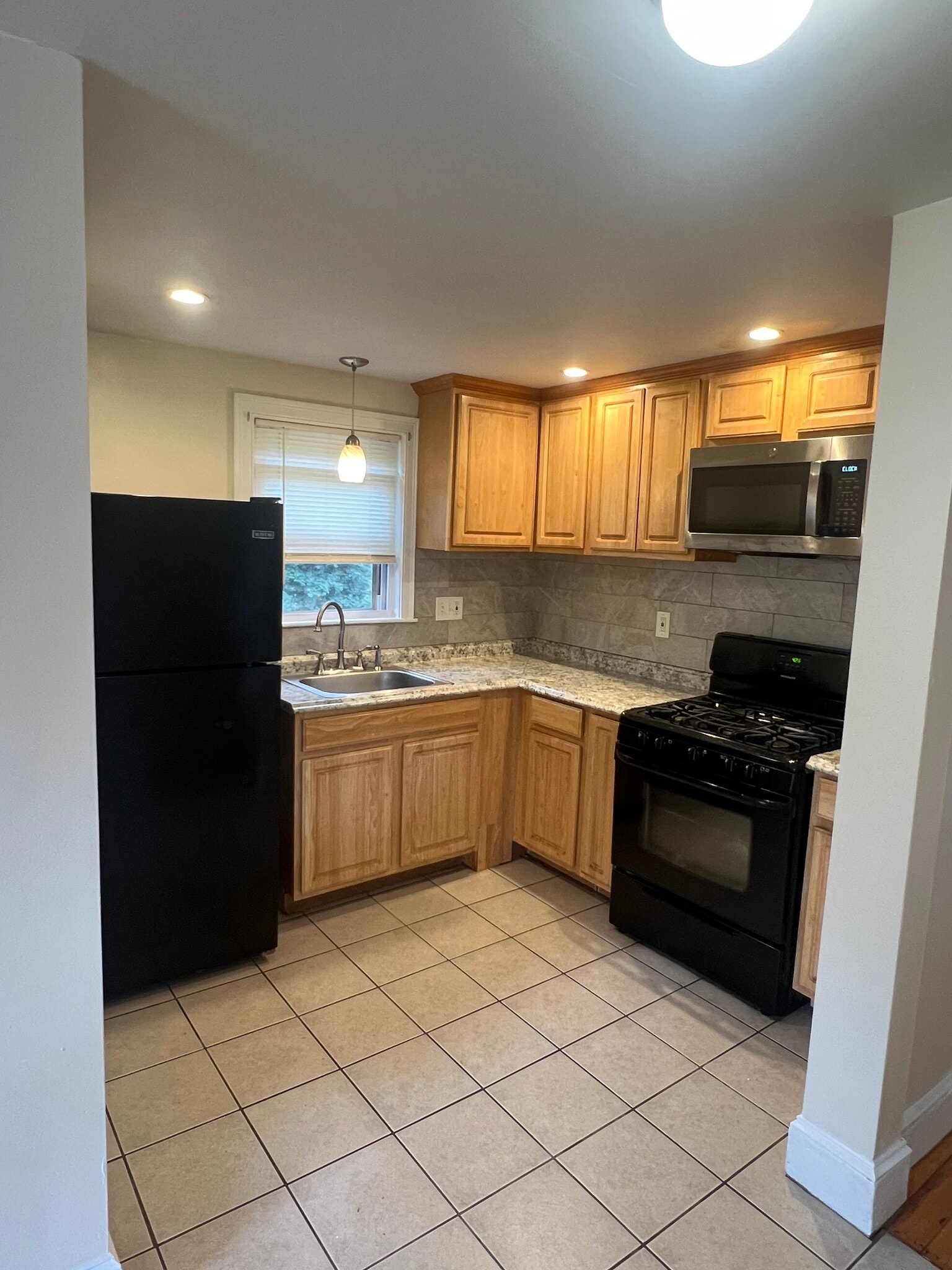 Kitchen - 34 Meadowbank Ave