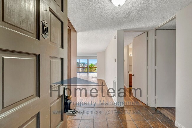 Building Photo - 2 BR/ 2BA 1380 SQFT Point Loma / La Playa ...