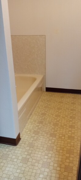 Building Photo - 4303 Imperial Dr