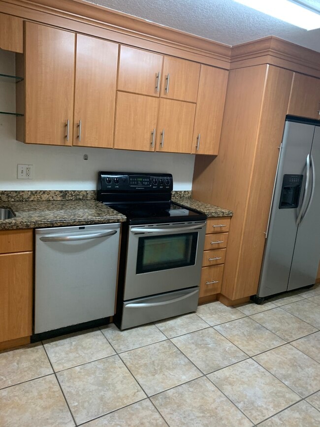Building Photo - 3926 Estepona Ave