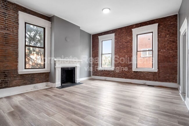 Building Photo - 3158 Oregon Ave