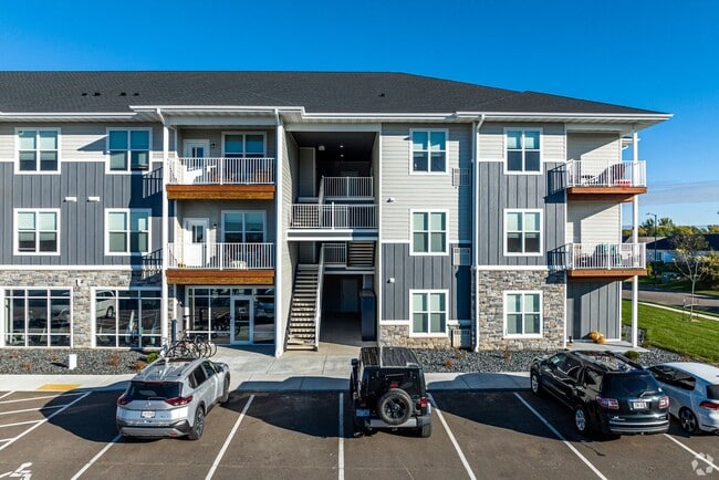 Building Photo - 1609 Doman Dr