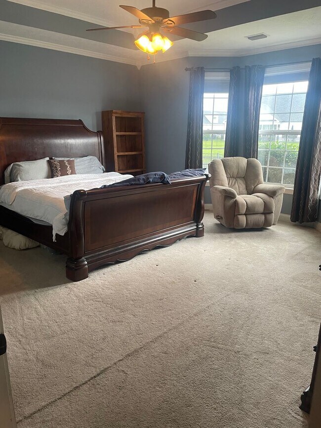 Building Photo - 670 Uniola Dr