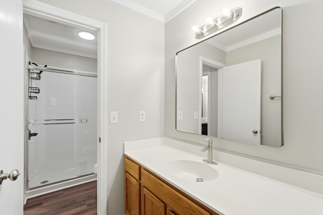 Building Photo - Renovated Ranch on a Quiet Cul-de-Sac with Vaulted Ceilings & Private Backyard
