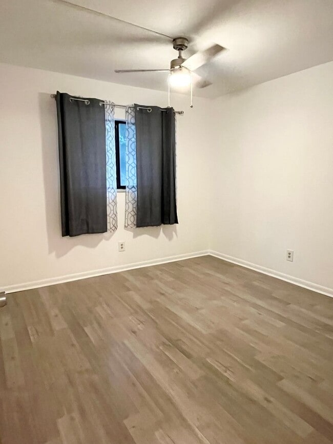 Building Photo - Two Bed, Two Bath Condo at Windsor Crossing