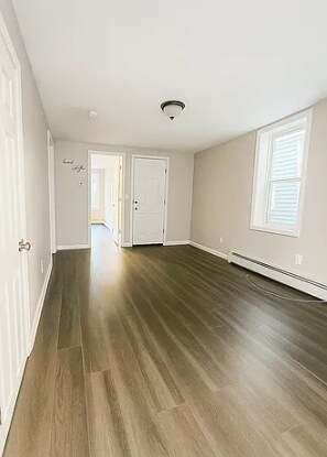 Building Photo - 677 2nd Ave