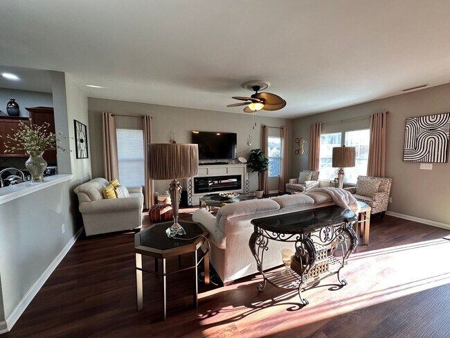 Building Photo - Exclusively Offered By Muse Realty Rentals...